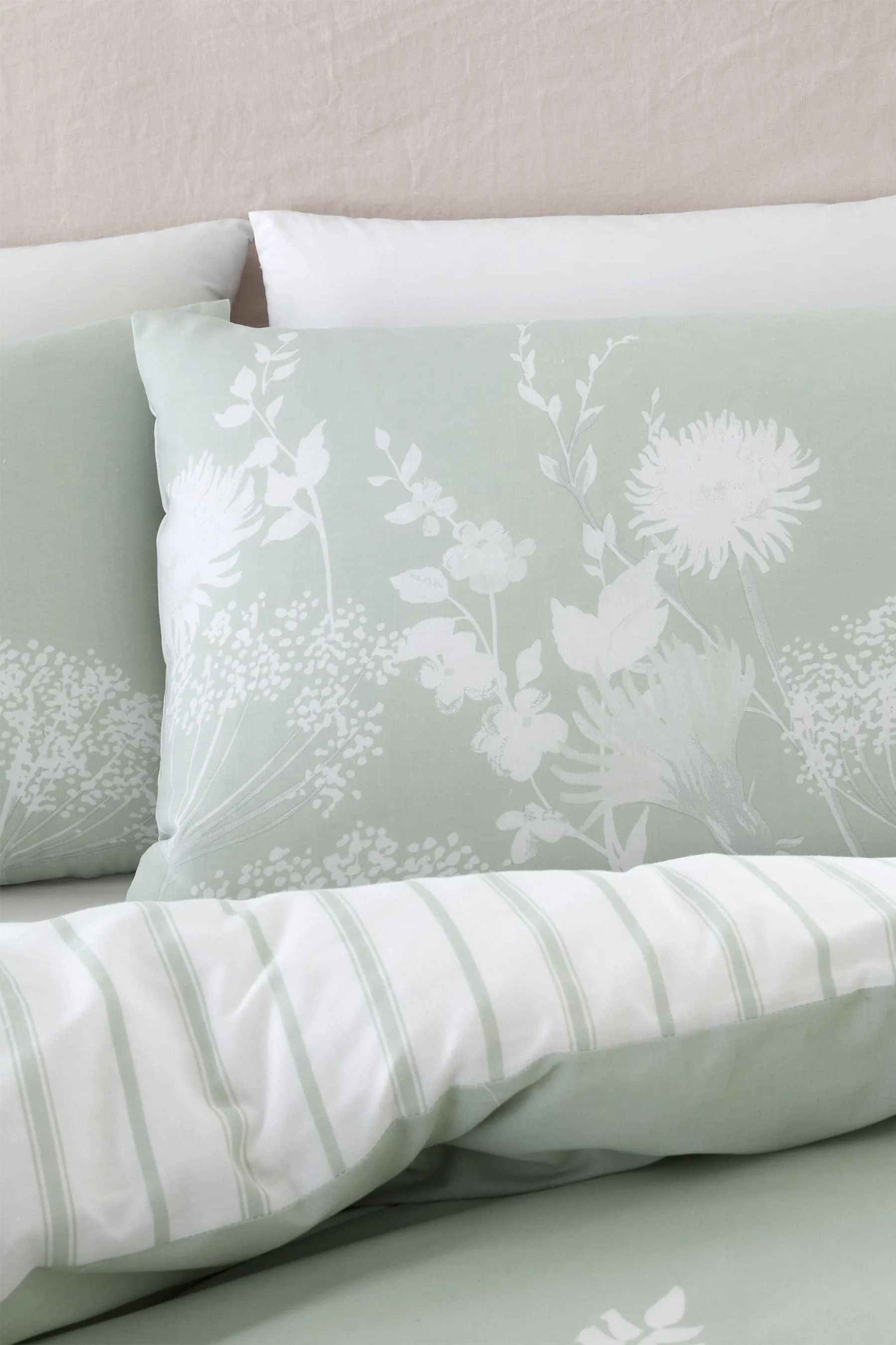 Catherine Lansfield Green Meadowsweet Floral Reversible Duvet Cover Set