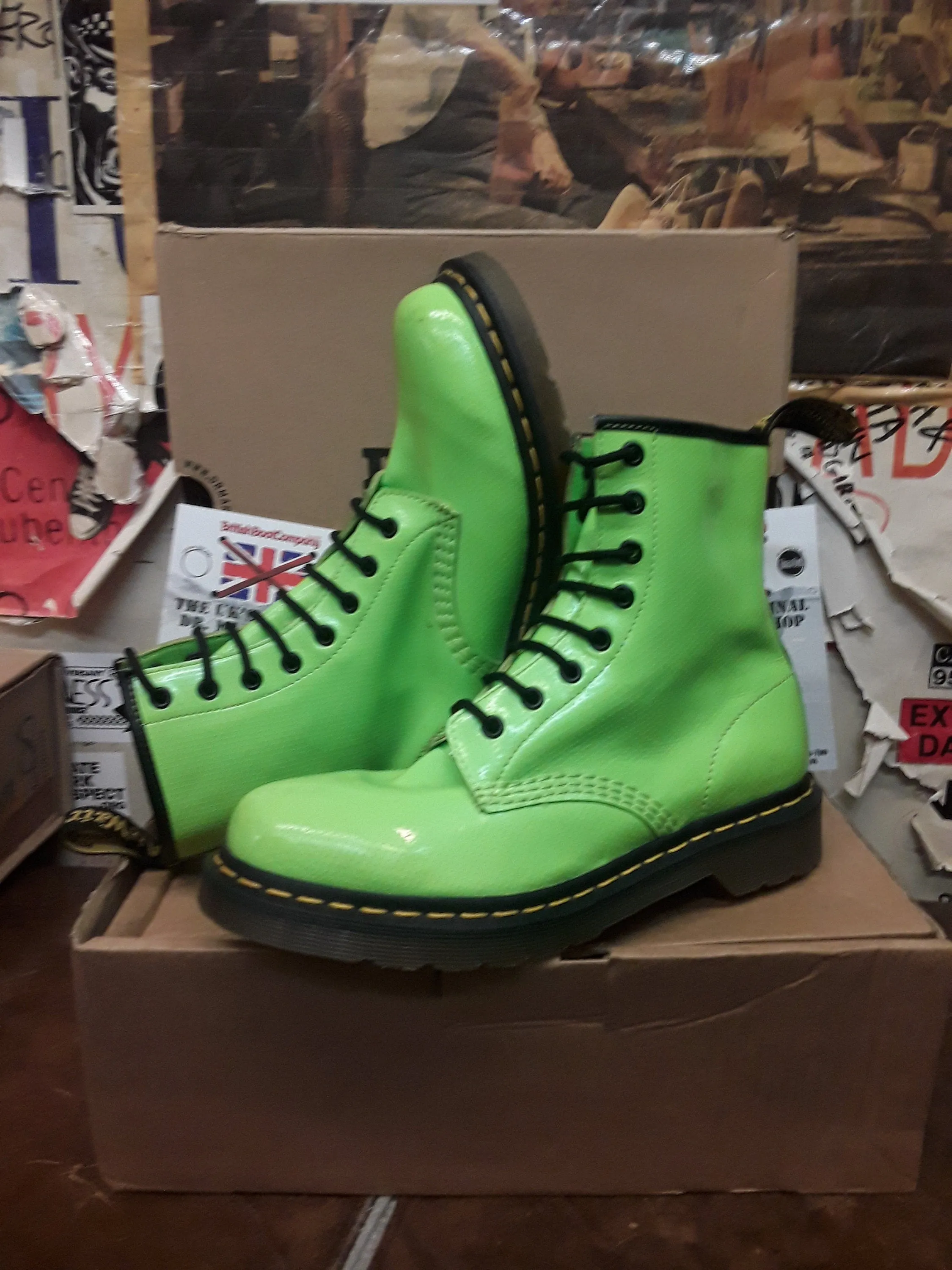 Dr Martens 1460 Lime QQ Dot Size 7