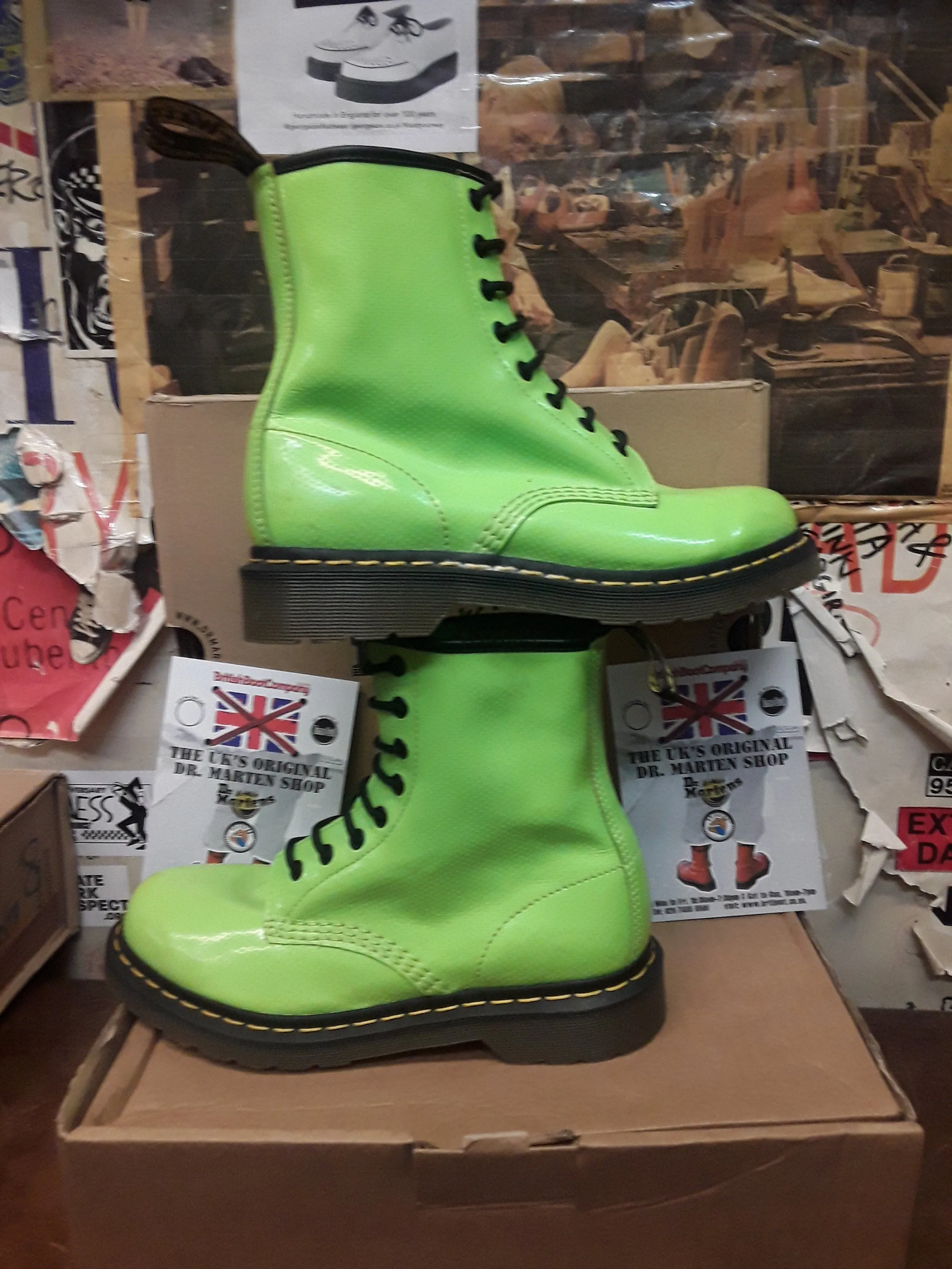 Dr Martens 1460 Lime QQ Dot Size 7