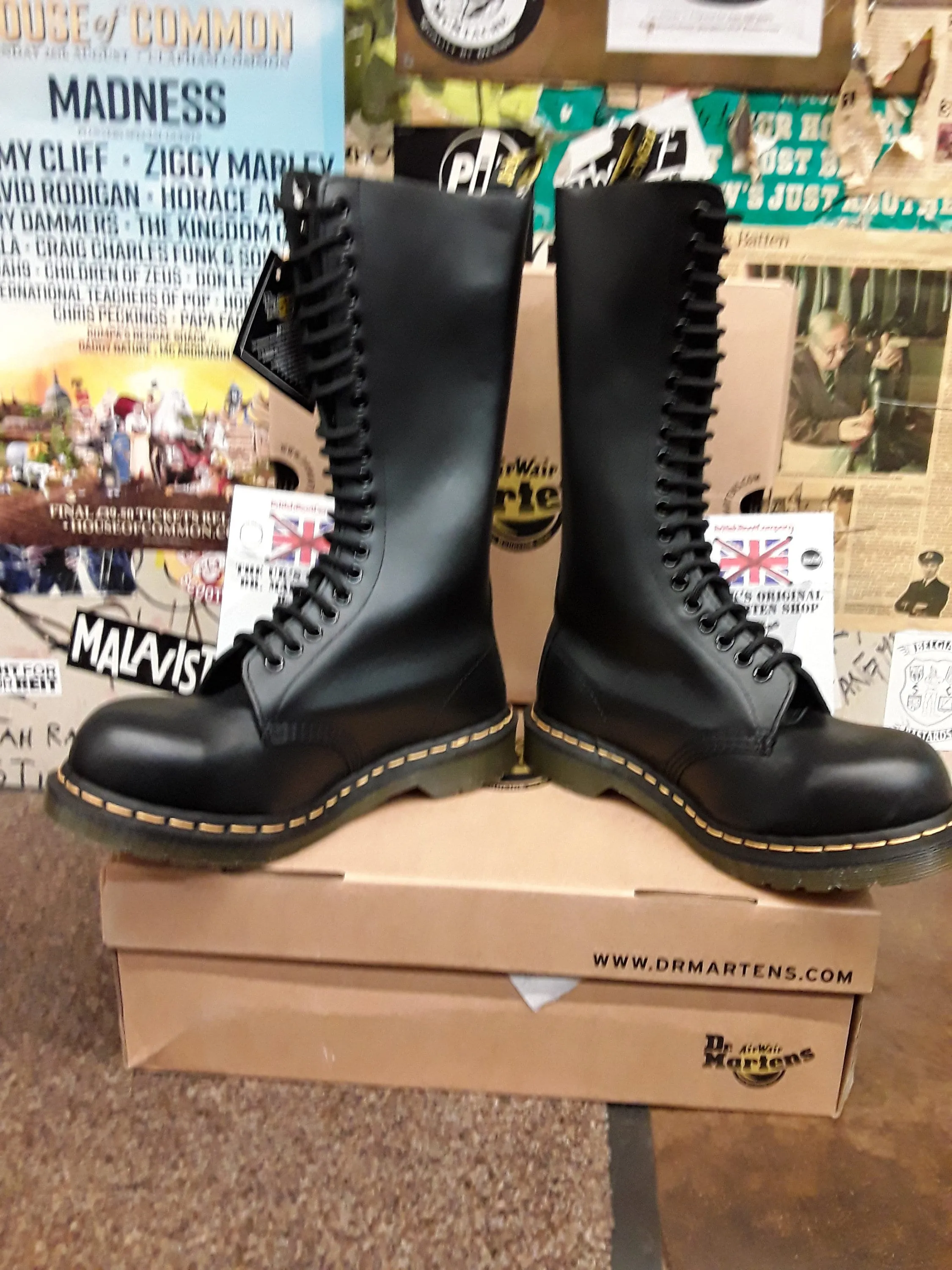 Dr Martens 1942, size UK 3-12, Black 20 Hole Steel