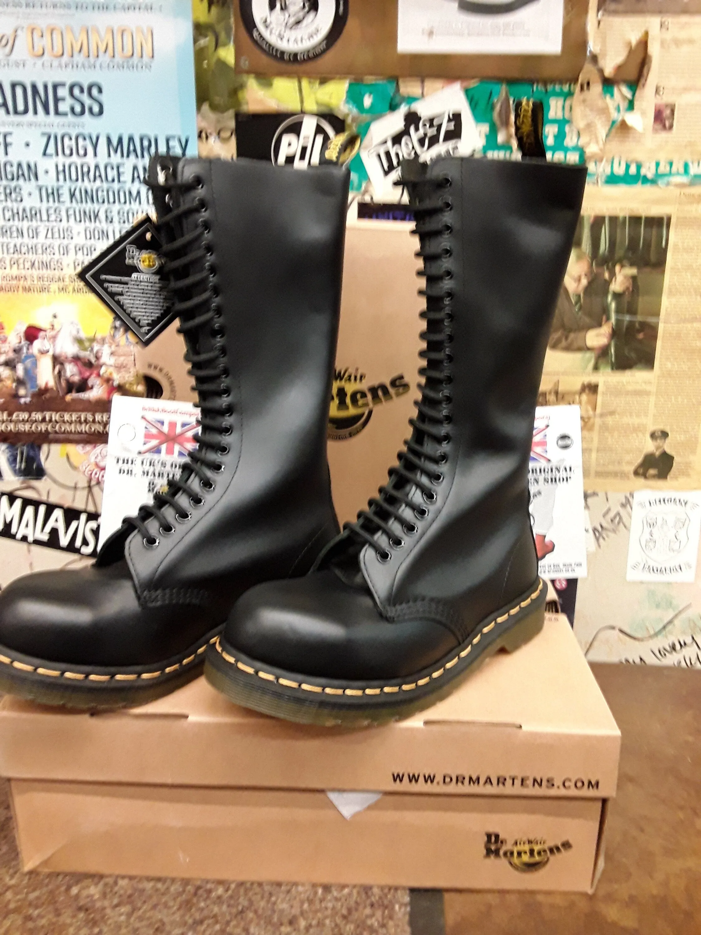 Dr Martens 1942, size UK 3-12, Black 20 Hole Steel