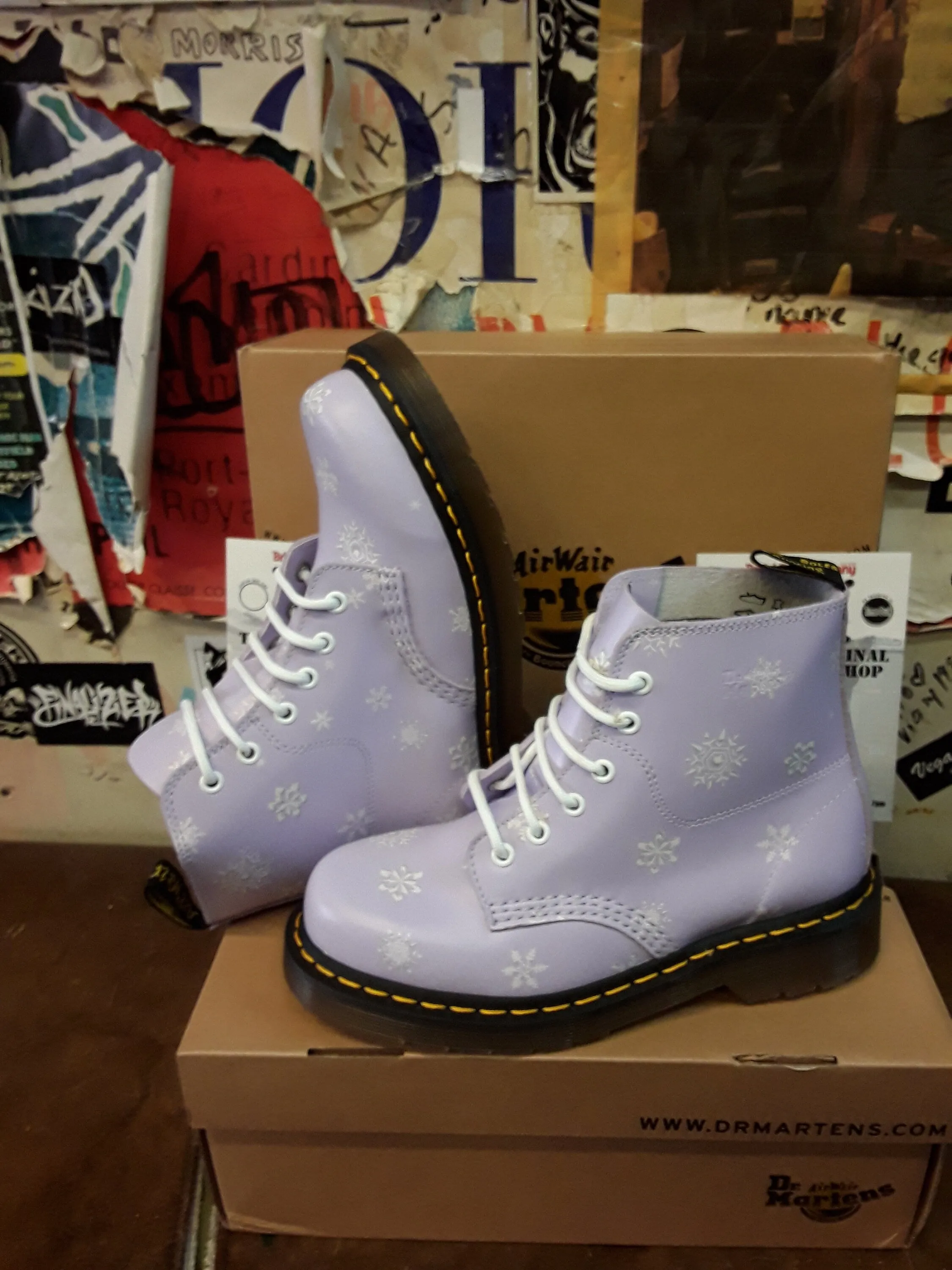 Dr Martens 8175 Lilac and Snowflake 6 Hole Various Sizes