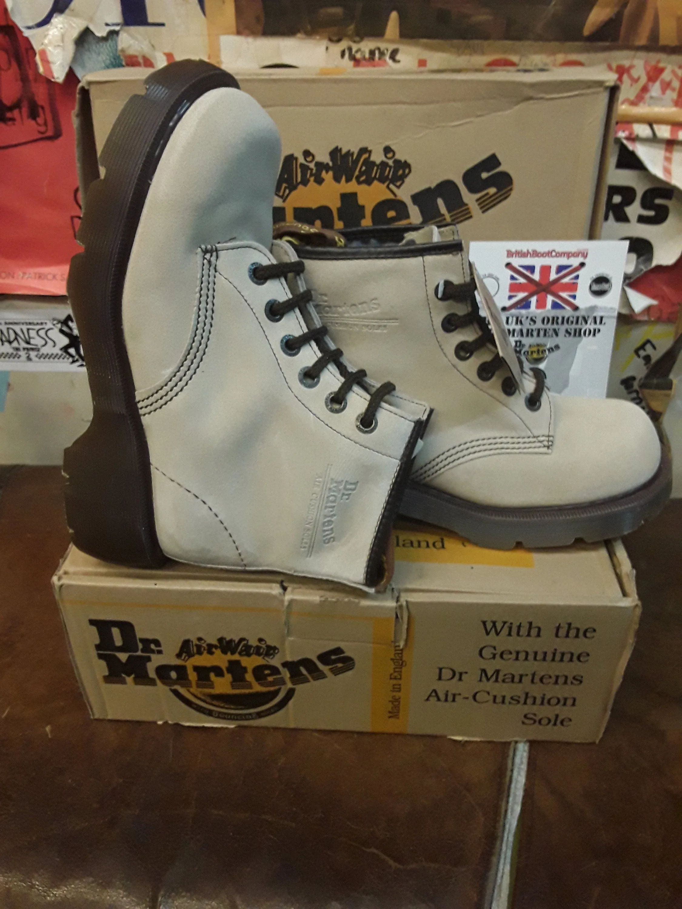 Dr Martens 8433 Club Sole Made in England Sand Suede Size 6