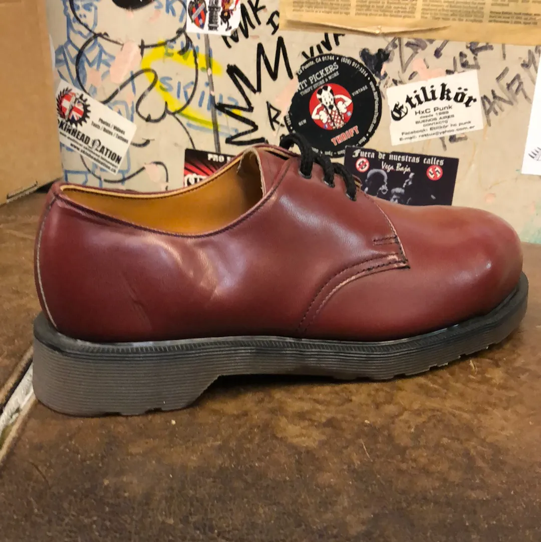 DR MARTENS - CHERRY RED STEEL TOE CAP SHOE - 1925 (3 EYELET)