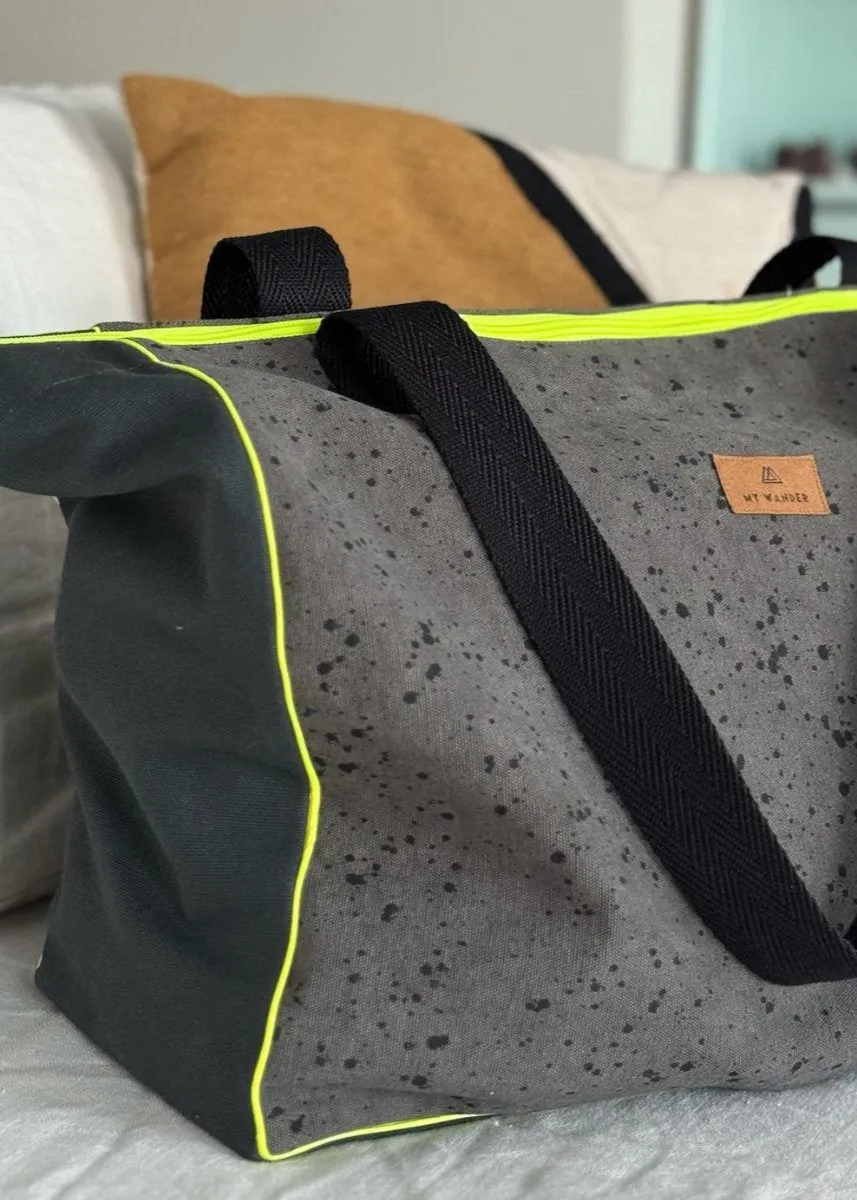 Drops Gray Medium Travel Bag