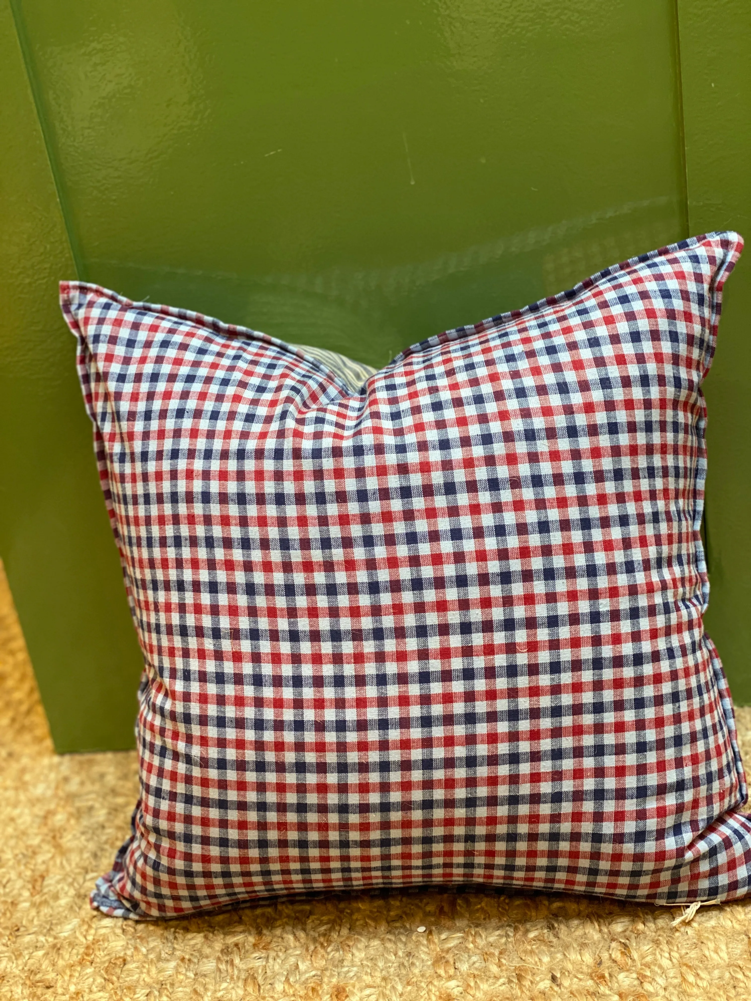 HEIRLOOM VINTAGE QUILT PILLOW NO. 2