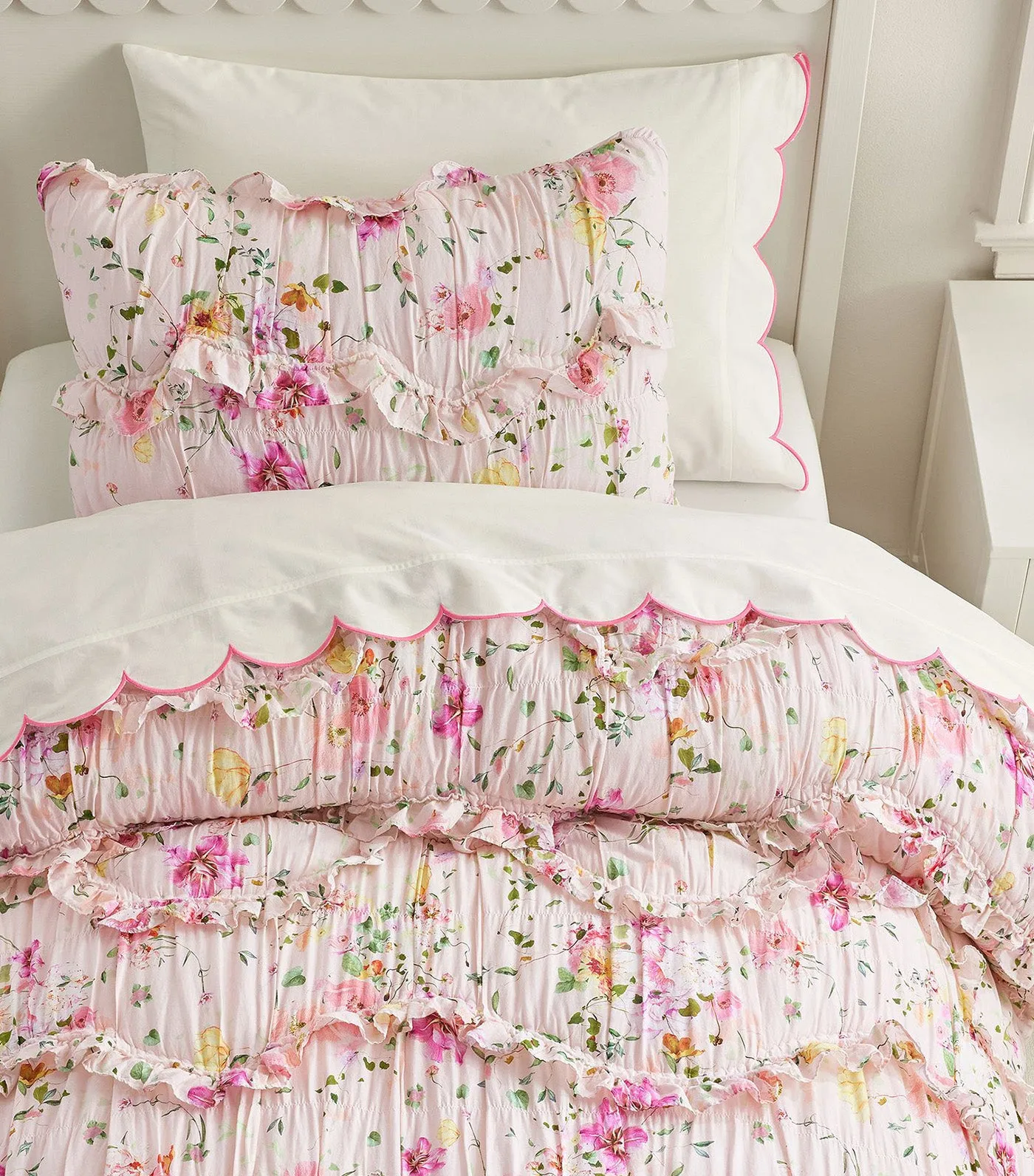 Monique Lhuillier Jolie Quilt and Shams, Multicolor