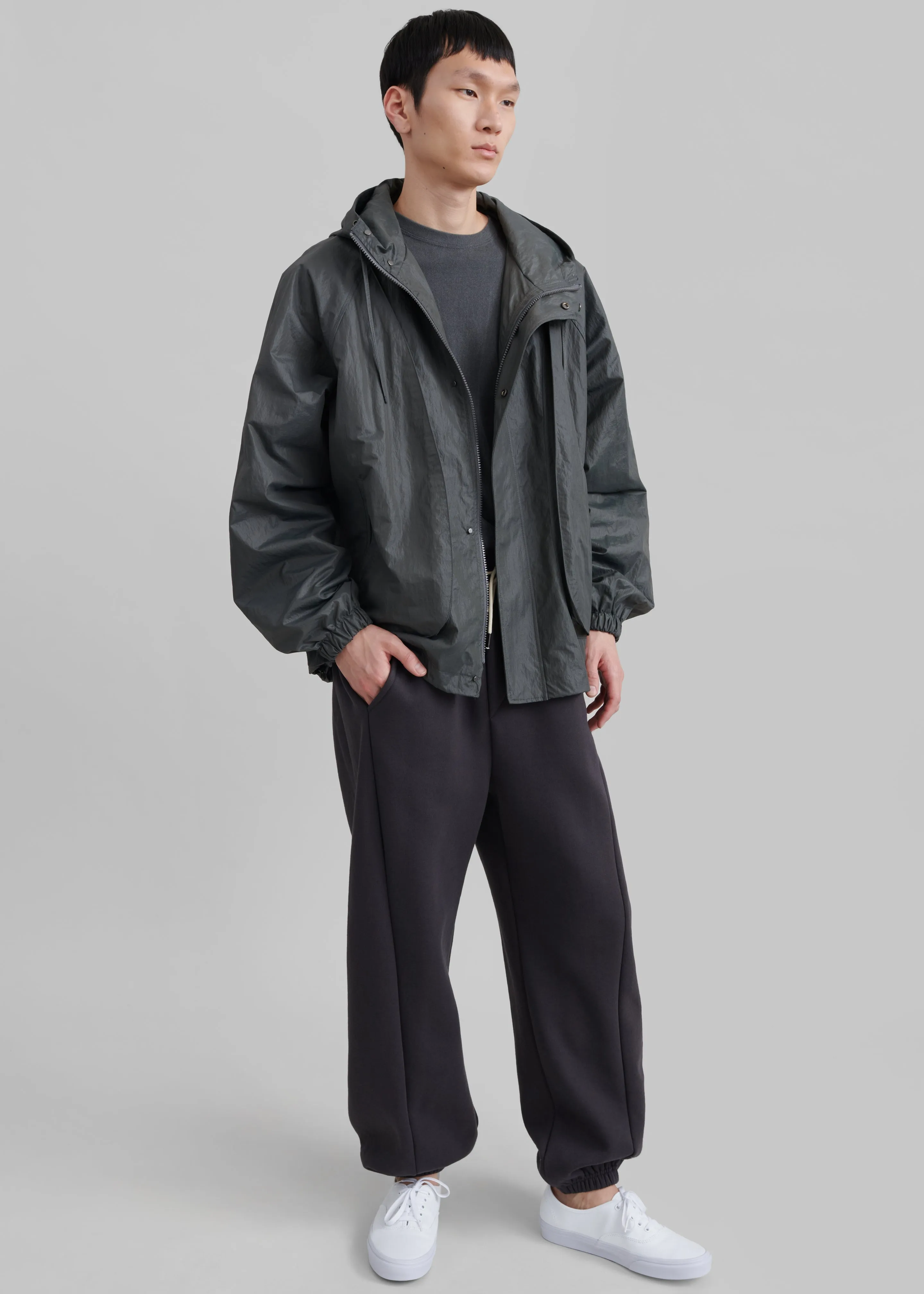 Nate Windbreaker - Charcoal