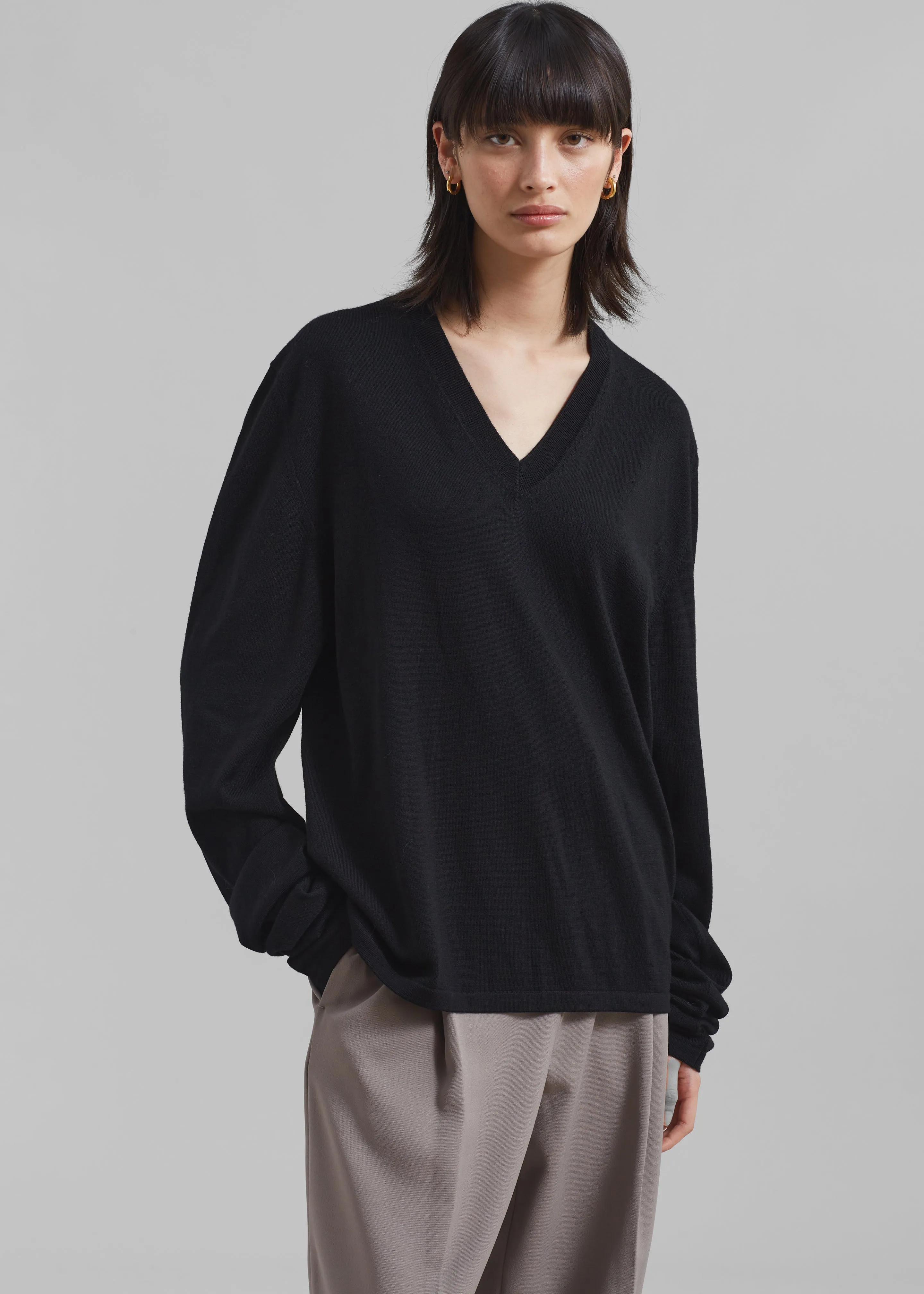 Selma Extra Long Sleeve Merino Wool Pullover - Black