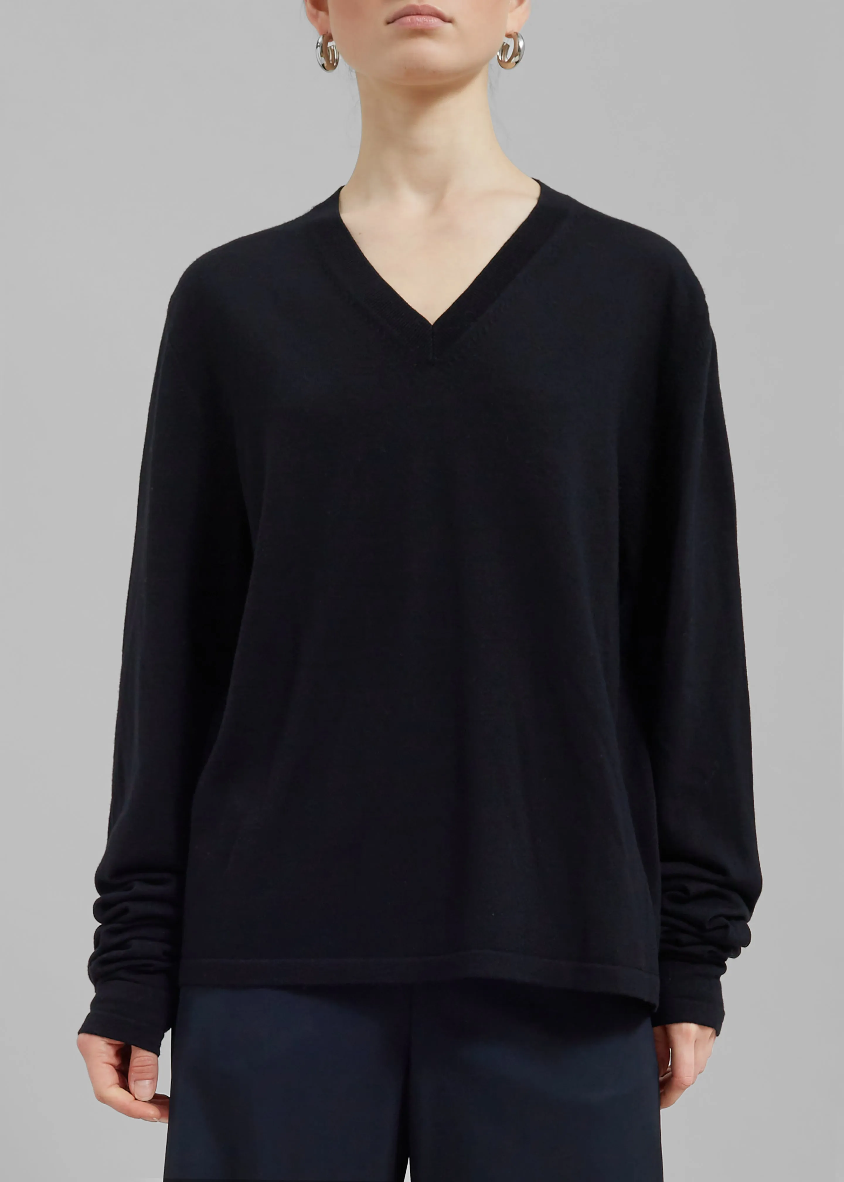 Selma Extra Long Sleeve Merino Wool Pullover - Black